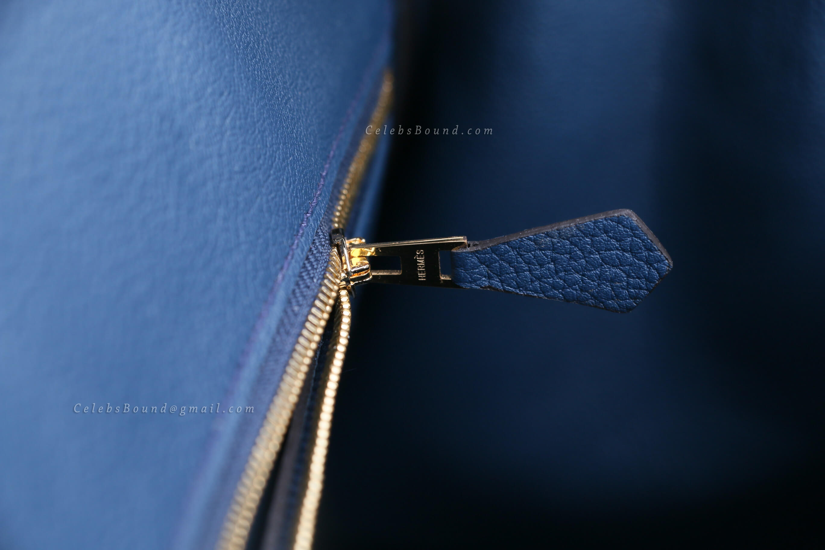 Hermes bags zipper handle lies parallel to the zip